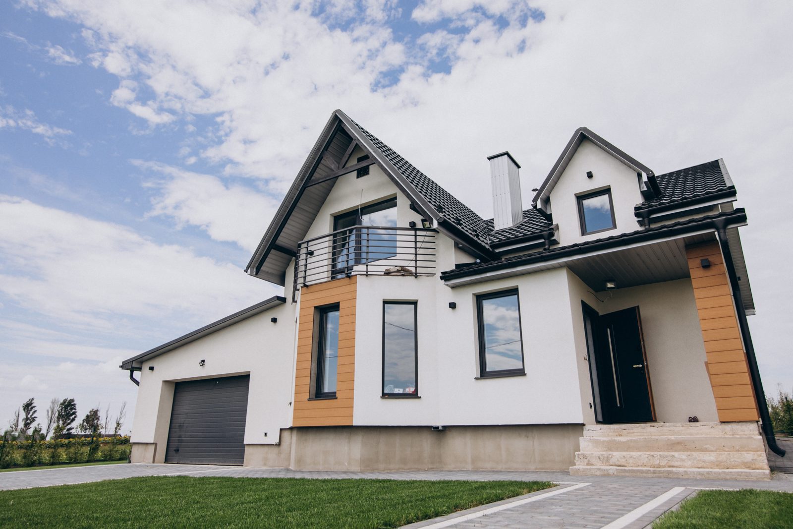 Modern house representing home equity for HELOC